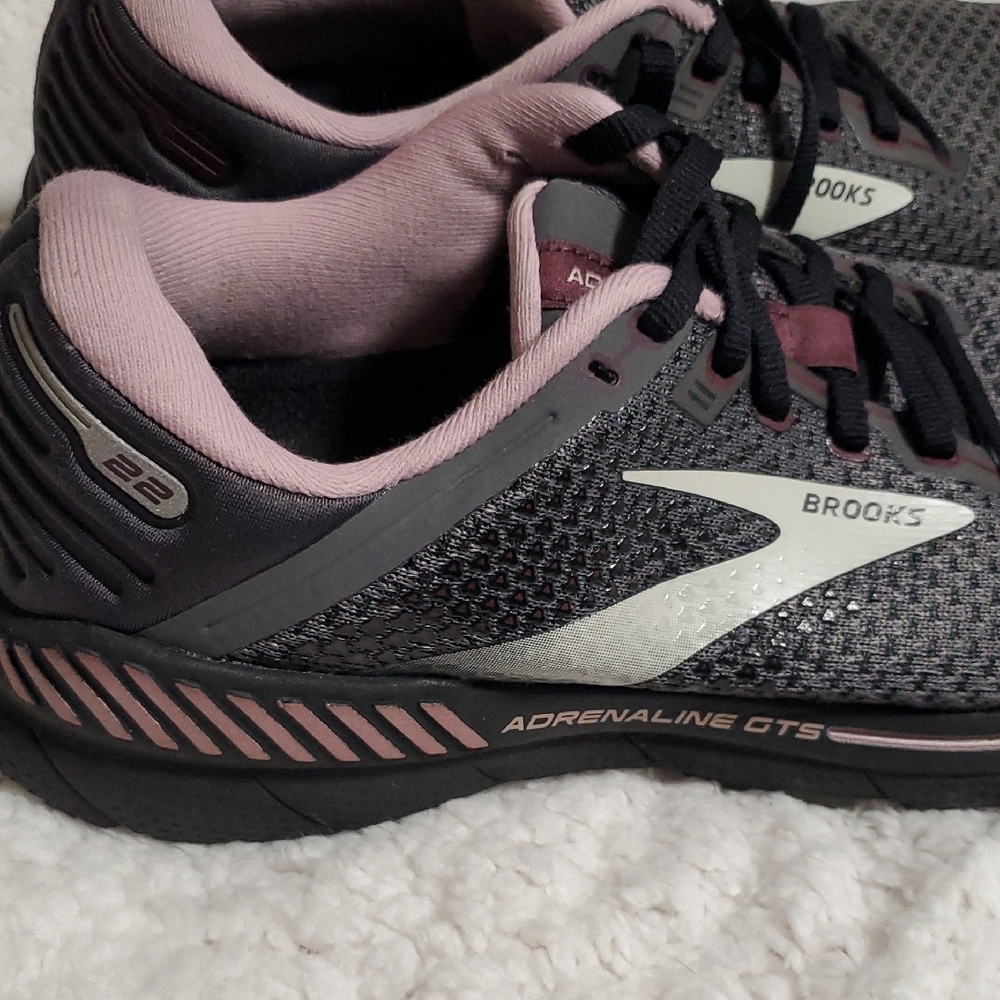 Brooks Adrenaline 22 GTS Sneakers - Picture 2 of 11